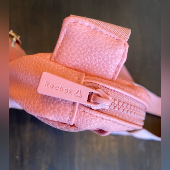 Pink Reebok Fanny Pack / Pouch Hazel Fannypack - Picture 4 of 10